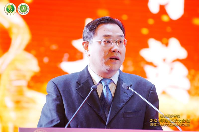 8002.英国上市公司365经理郭军致新年贺辞.jpg