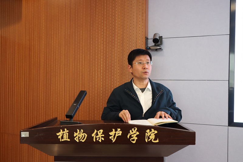 研究生院常务副经理陈帝伊讲话.jpg